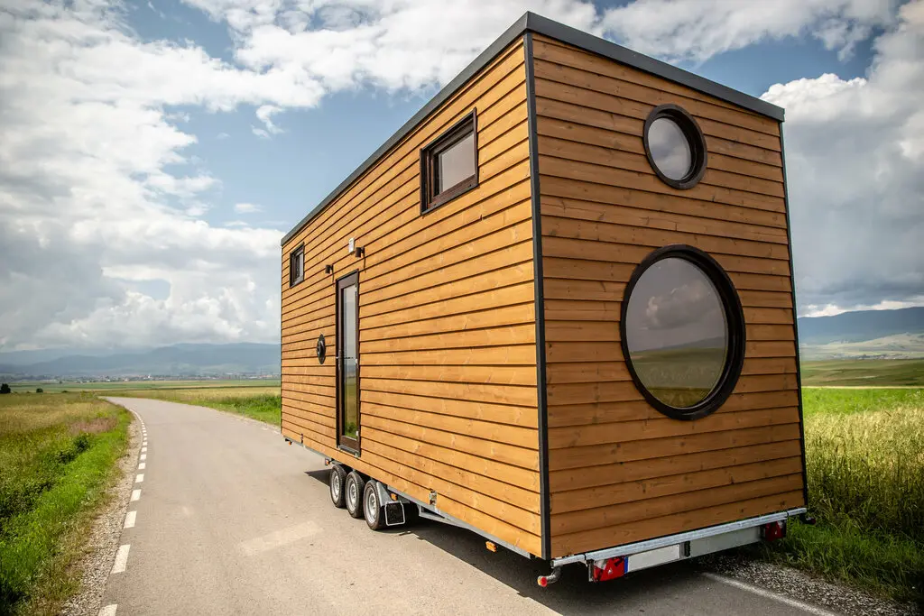mini-holzhaus-haus-holz-single-singlehaus-03 Mobiles Tiny House auf Rädern